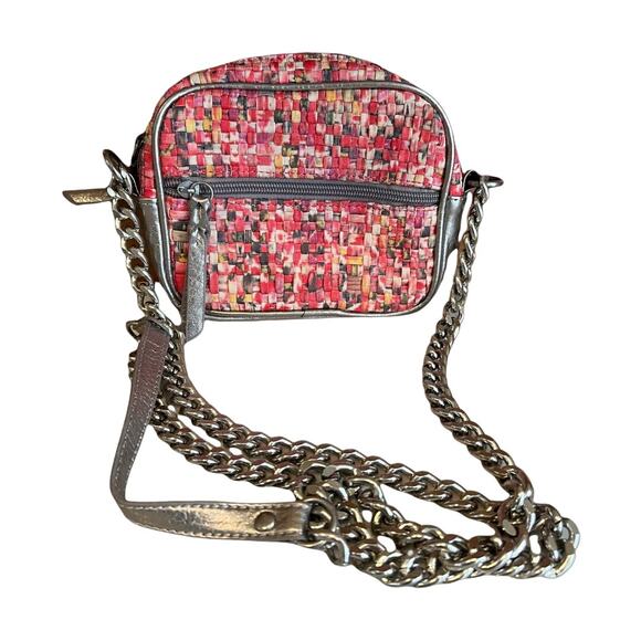 The Sak pink basket weave Crossbody Camera bag chain detail - Picture 2 of 6